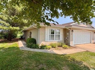 1041 Hawthorn Rdg, Macomb, IL 61455