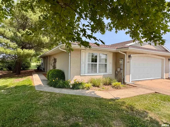 1041 Hawthorn Rdg, Macomb, IL 61455