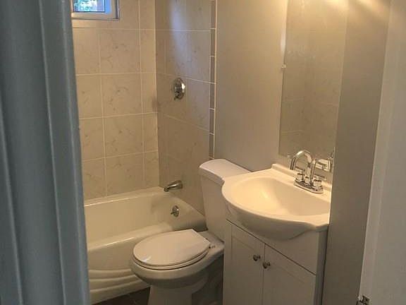 4th image of 1125 Essex St