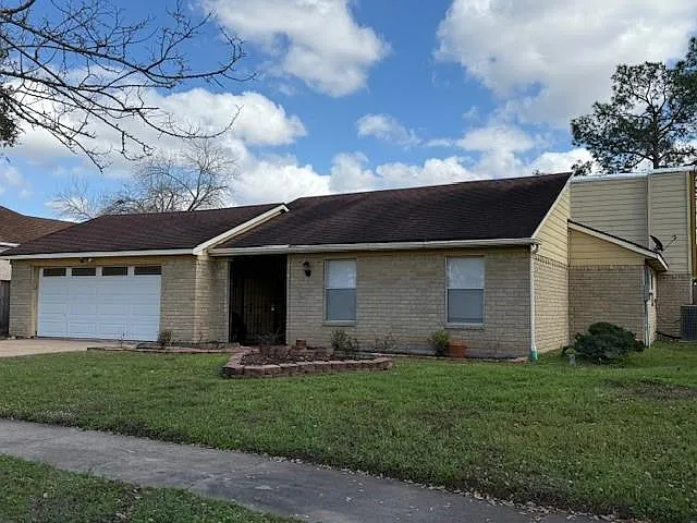 15123 Chasehill Dr — Photo 2