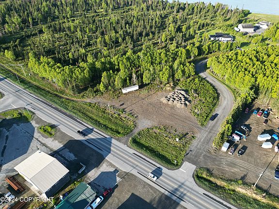3rd image of 13999 Kenai Spur Hwy