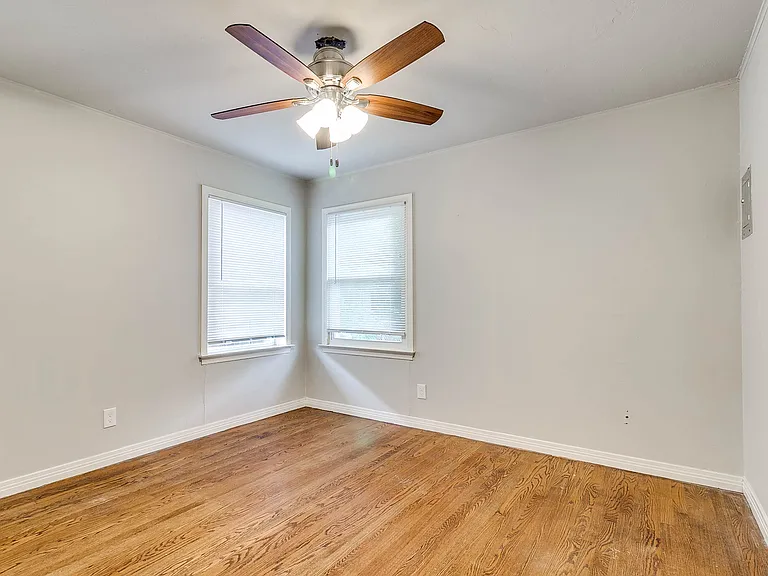 1414 Oxford Way — Photo 18