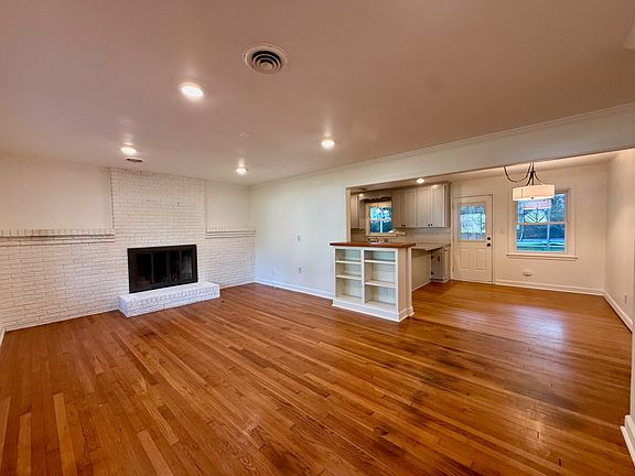 5th image of 421 Trapier Dr