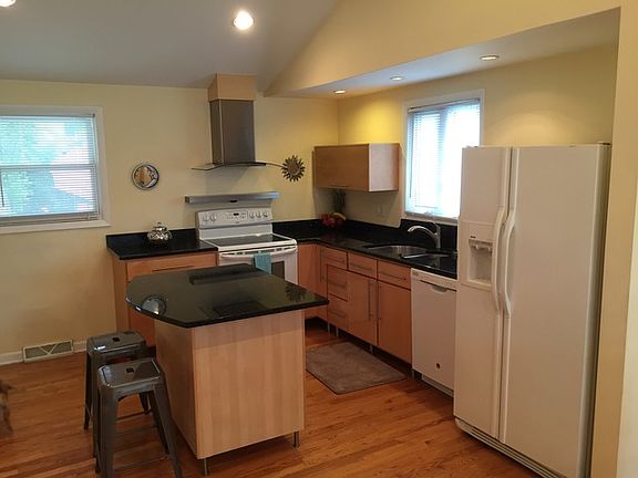 3rd image of 10331 S 82nd Ave
