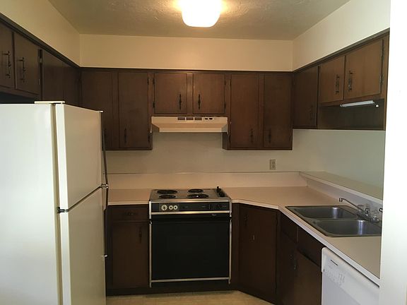 2nd image of 689 N Fanning Ave