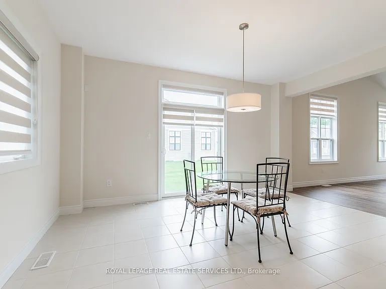42 Beachwalk Cres — Photo 11
