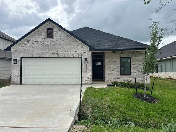 2571 Dove Crossing Ln, Navasota, TX 77868