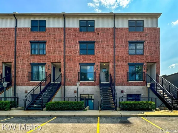 682 W Eleven Mile Rd, Royal Oak, MI 48067