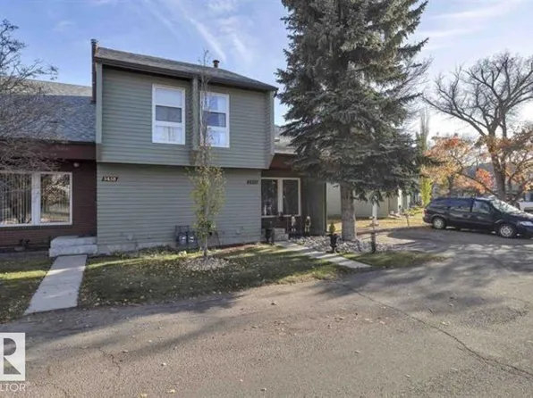 5451 Hill View Cres NW, Edmonton, AB T6L 1V9