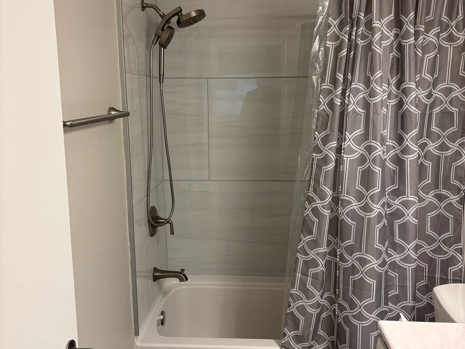 1 bed, 915 sqft, $800 — Photo 3