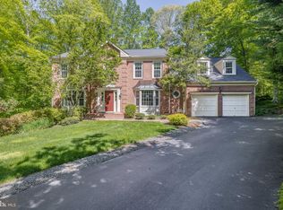 10664 Canterberry Rd, Fairfax Station, VA 22039