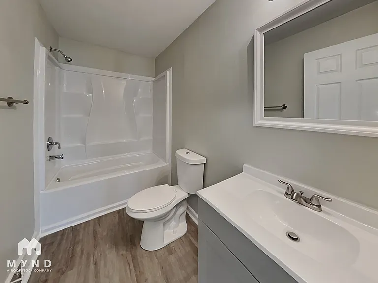 215 Clear Water Dr — Photo 16