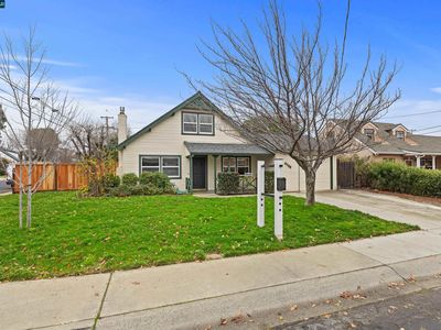 1430 Cape Cod Way, Concord, CA, 94521