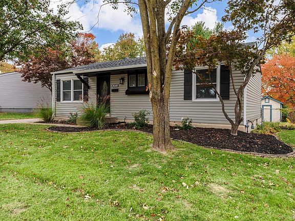 3rd image of 5035 Ville Maria Ln