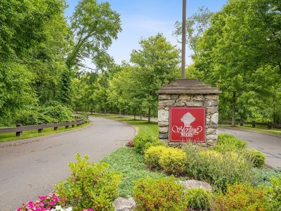 1105 Pinnacle Way #1105, Danbury, CT, 06811