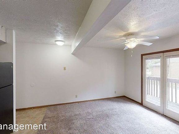4th image of 102 W Wood St #1