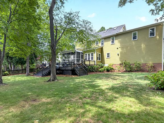 3rd image of 124 Merry Hill Dr