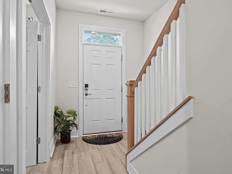 108 Annapolis St — Photo 4