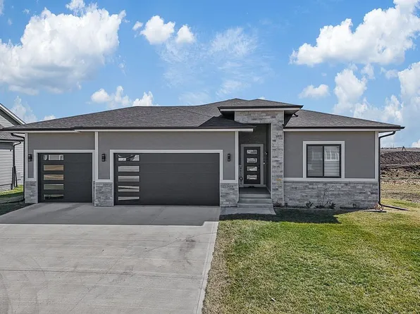 1505 NE Heritage Dr, Grimes, IA 50111