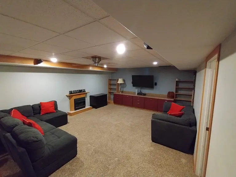 730 Thunderbird Rd — Photo 7