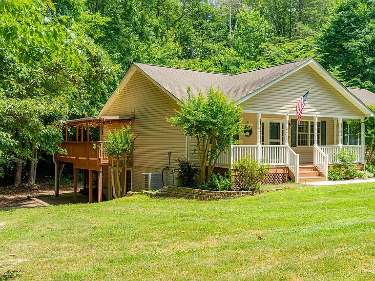 8401 Kennedy Dr — Photo 103