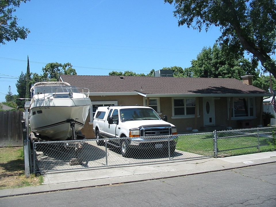 2nd image of 2005 Gordon Ave