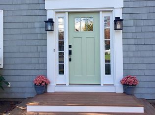 4 Vincent Paul Dr, Barrington, RI 02806