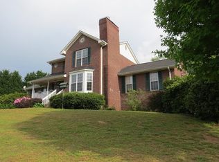 111 New Hope Rd, Toccoa, GA 30577