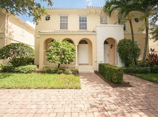 6288 Towncenter Cir, Naples, FL 34119