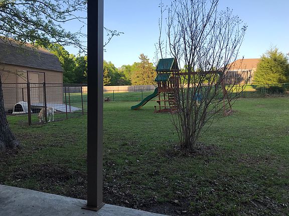 4th image of 2620 Cindy Ln
