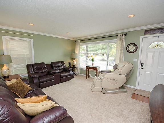 4th image of 3327 Dean Dr