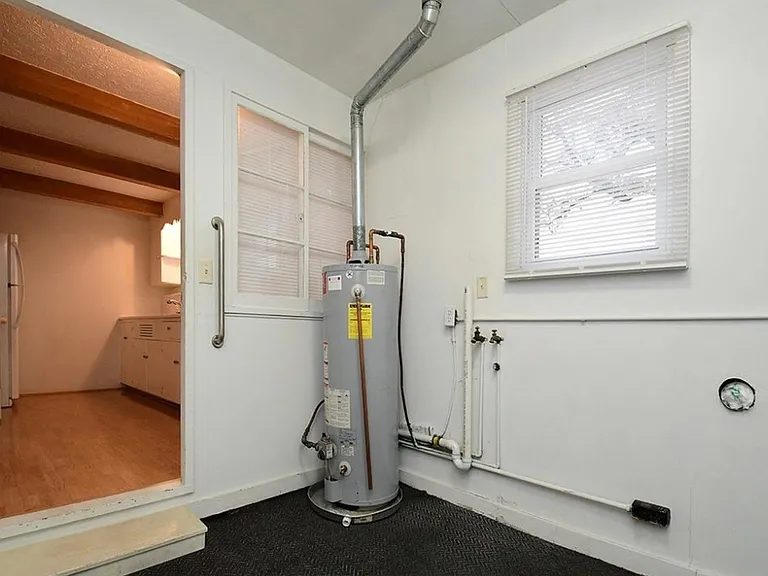 4526 Randolph St — Photo 19