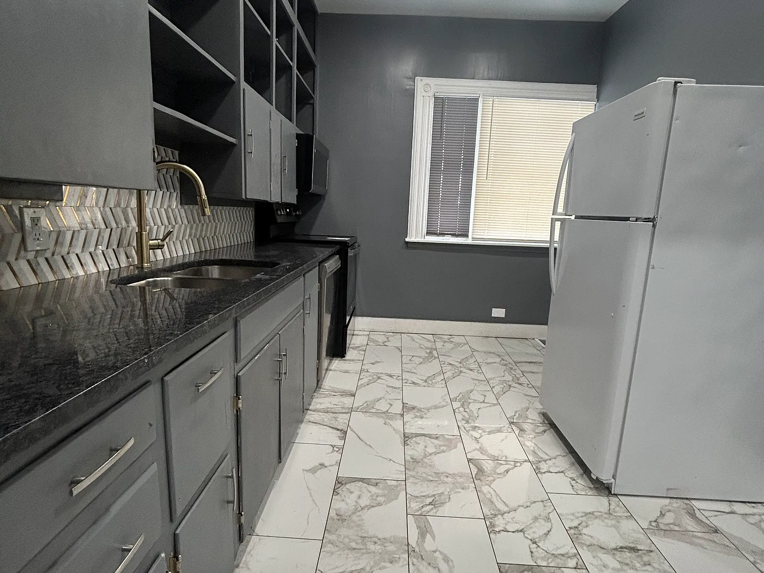 2 bed, 1100 sqft, $1,500 — Photo 3
