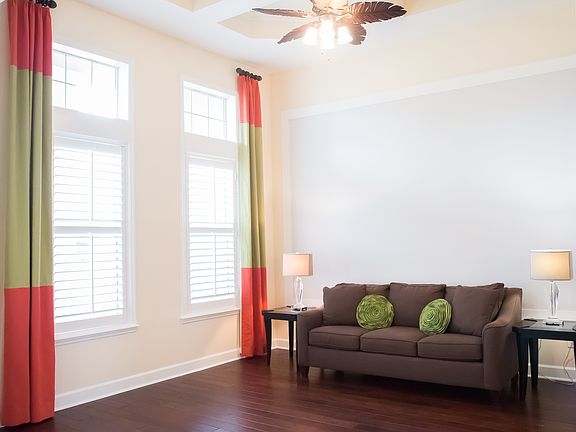 5th image of 101 Chatsworth Dr