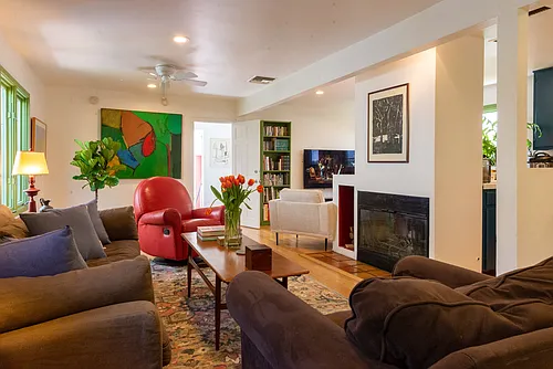 910 Nowita Pl Photo 1