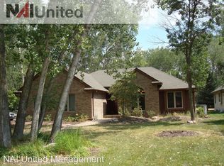 377 Muirfield Ct, Dakota Dunes, SD 57049