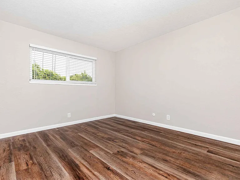 4401 Central Ave — Photo 95