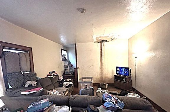 3rd image of 801 E Vine St