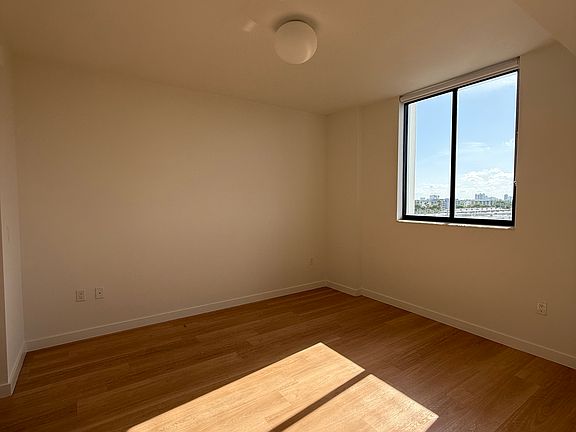 5th image of 1354 NE 110th St #A2