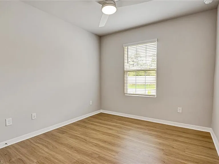 20462 Plumwood Loop — Photo 12