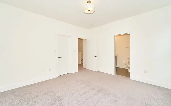 727 Perth Ln — Photo 12