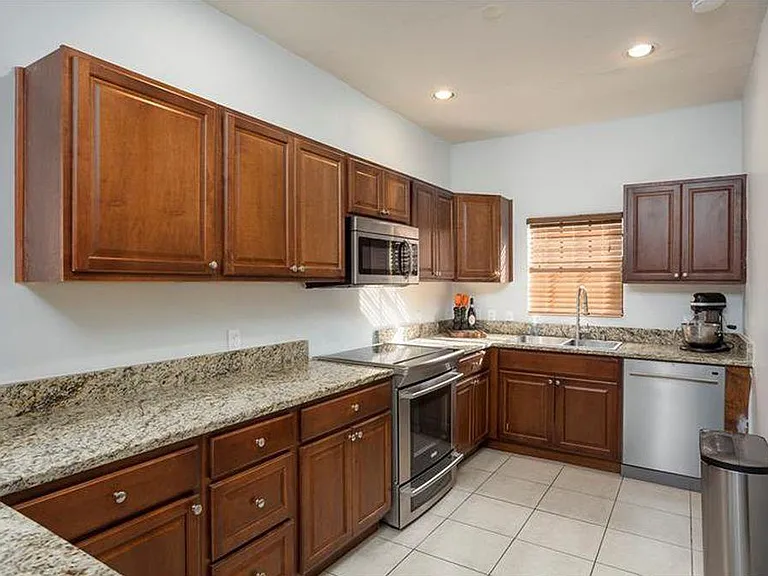 Kitchen pre-renovation (brighter picture)