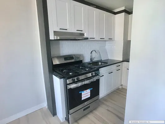 Rented by Sovereign Associates | media 9