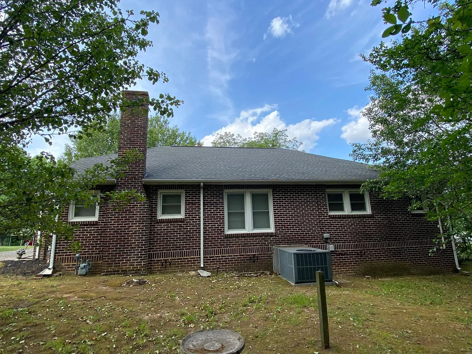 3 bed, 1724 sqft, $2,400 — Photo 4