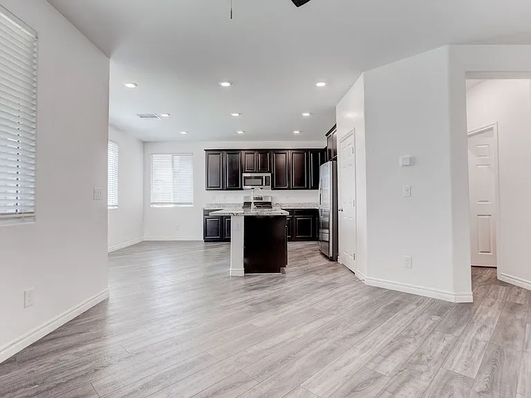 7106 Calvert Cliffs St — Photo 6