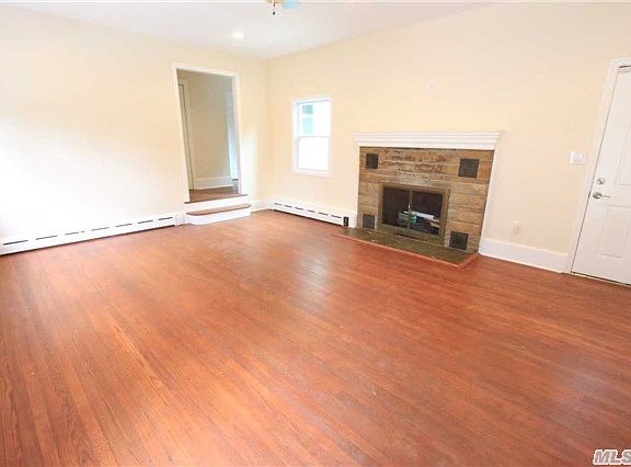 3rd image of 137 Washington Ave