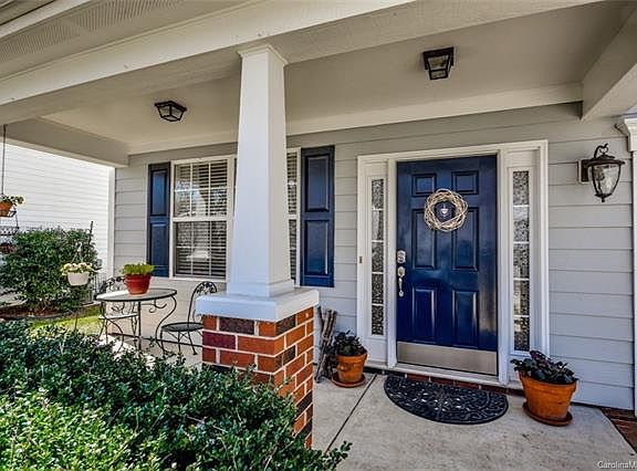 2nd image of 122 Morrocroft Ln