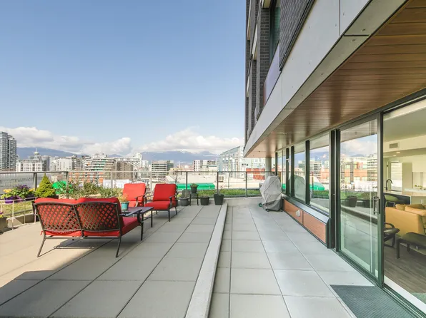 210 E 5th Ave #304, Vancouver, BC V5T 0K1