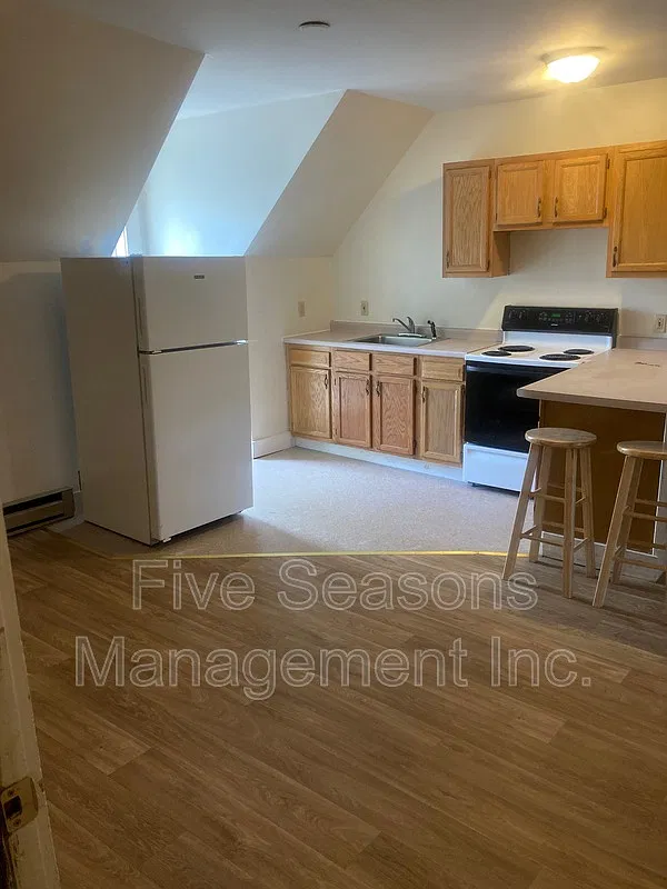 2 bed, 1.0 bath, 600 sqft, $1,800 — Photo 2