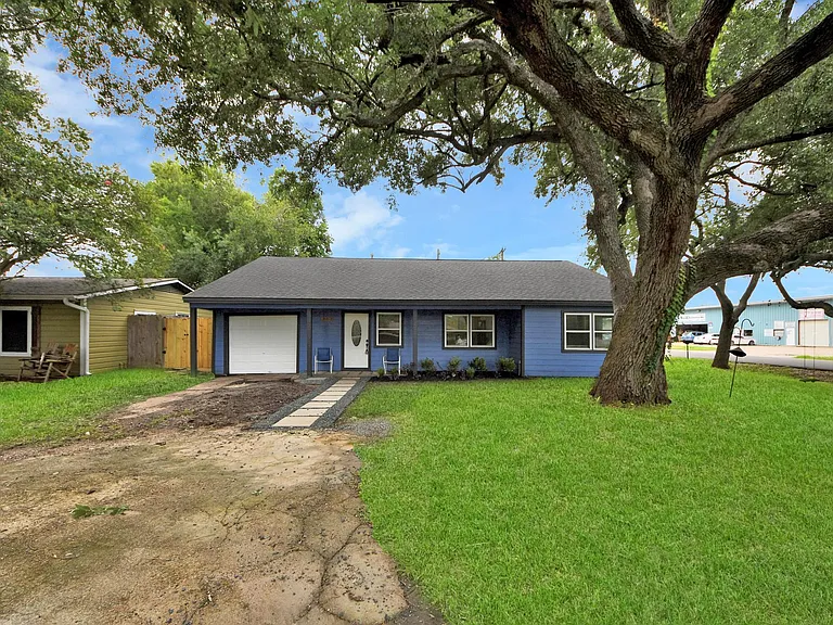 302 County Park Dr — Photo 22